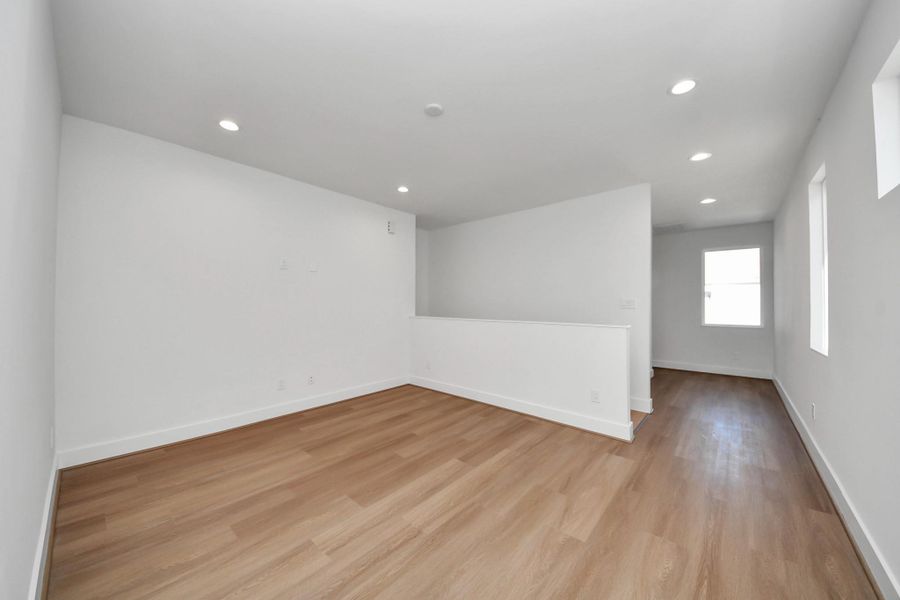 Spacious, unfurnished interior of a new home in Piccolina, Houston (Image 33).