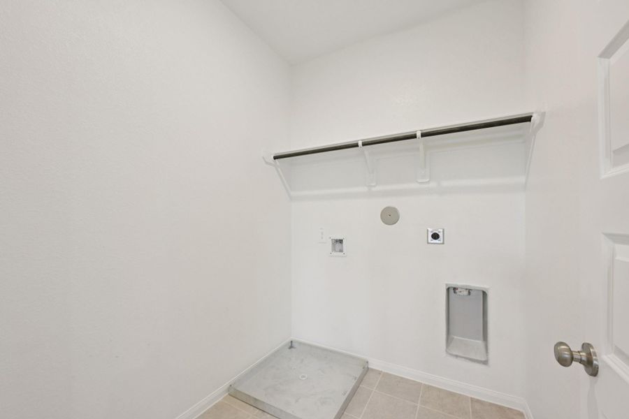Spacious, unfurnished interior of a new home in , Atascocita (Image 43).