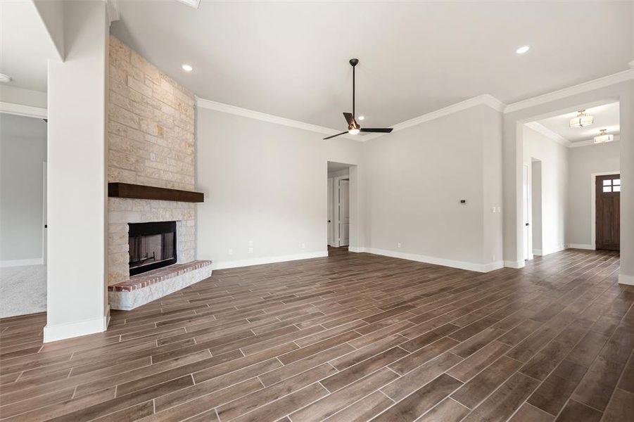 Spacious, unfurnished interior of a new home in Vista Oaks Estates, Royse City (Image 18).