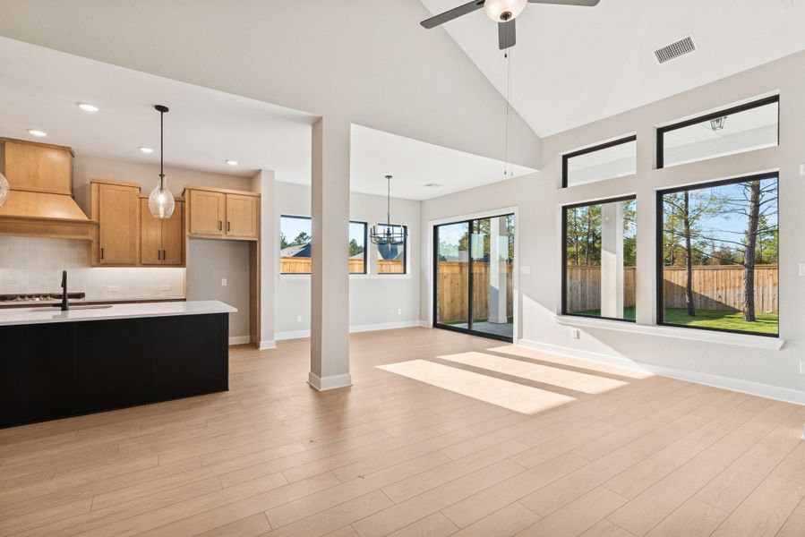 Spacious, unfurnished interior of a new home in Kresston, Montgomery (Image 20).