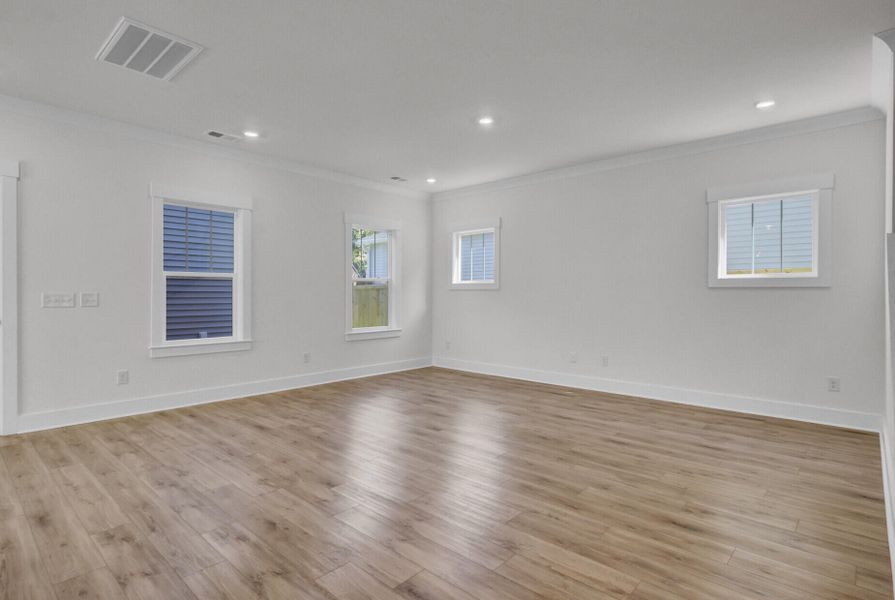 Spacious, unfurnished interior of a new home in Six Oaks, Summerville (Image 45).