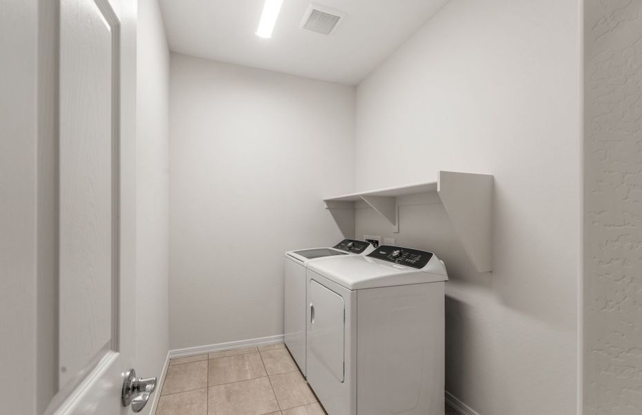 Close-up of interior finishes inside a home in El Cidro, Goodyear (Image 16).