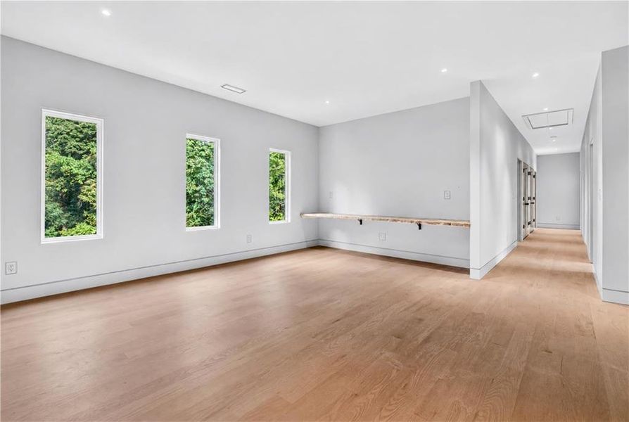 Spacious, unfurnished interior of a new home in , Dunwoody (Image 89).