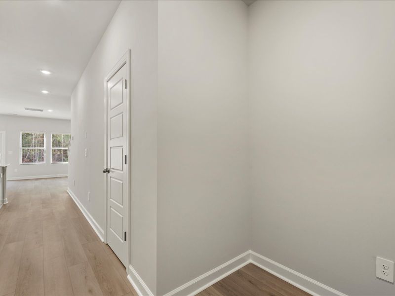 Spacious, unfurnished interior of a new home in Avalon Townes, Lyman (Image 8).