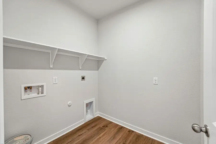 Spacious, unfurnished interior of a new home in Hillside Village, Temple (Image 9). Spacious, unfurnished interior of a new home in Hillside Village, Temple (Image 9).