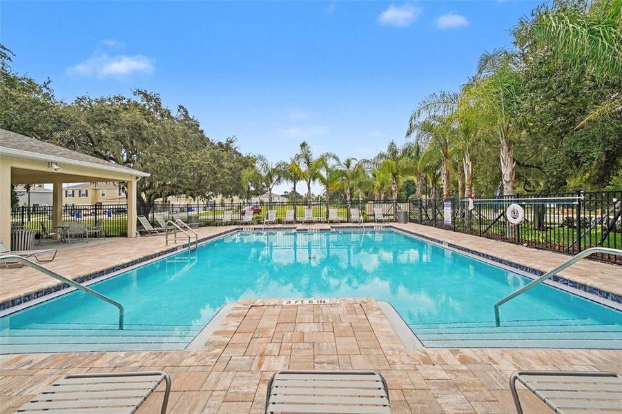 Community amenities in , Edgewater (Image 30).