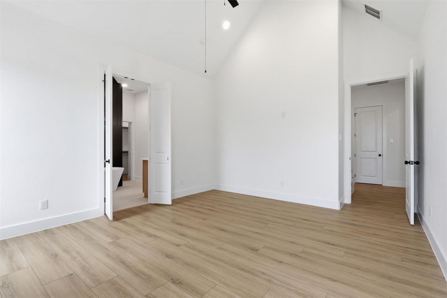 Photos are of prior LOTUS plan homesite built by Aurcova. Photos are of prior LOTUS plan homesite built by Aurcova.