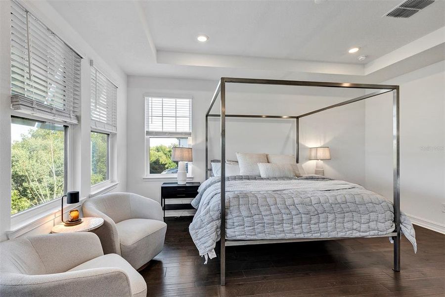 Furnished interior view inside a new home in SouthShore Yacht Club: Somerset Preserve, Ruskin (Image 26). Furnished interior view inside a new home in SouthShore Yacht Club: Somerset Preserve, Ruskin (Image 26).