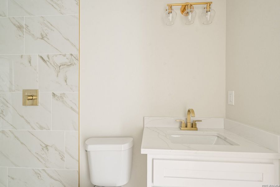 Close-up of interior finishes inside a home in , Del Rio (Image 9).