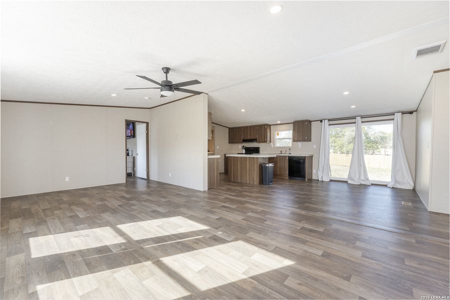 Spacious, unfurnished interior of a new home in , Elmendorf (Image 17).