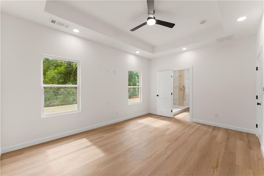 Spacious, unfurnished interior of a new home in , Gainesville (Image 39).