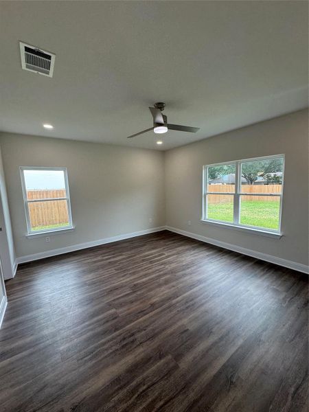 Spacious, unfurnished interior of a new home in , Thorndale (Image 19).