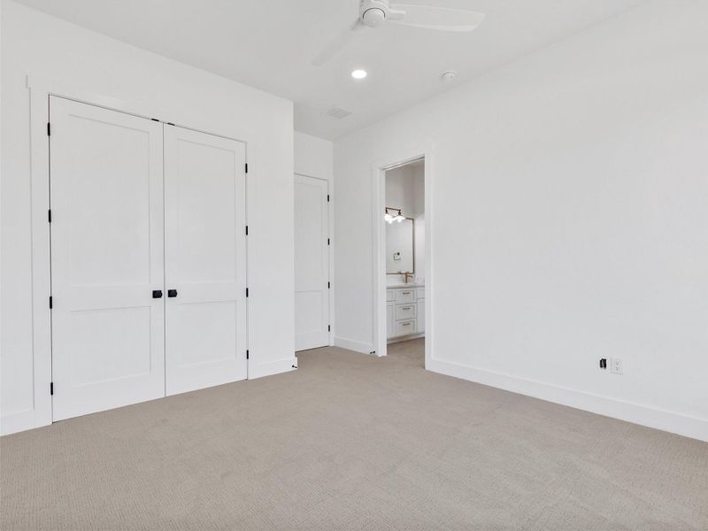 Spacious, unfurnished interior of a new home in , Smithville (Image 38).