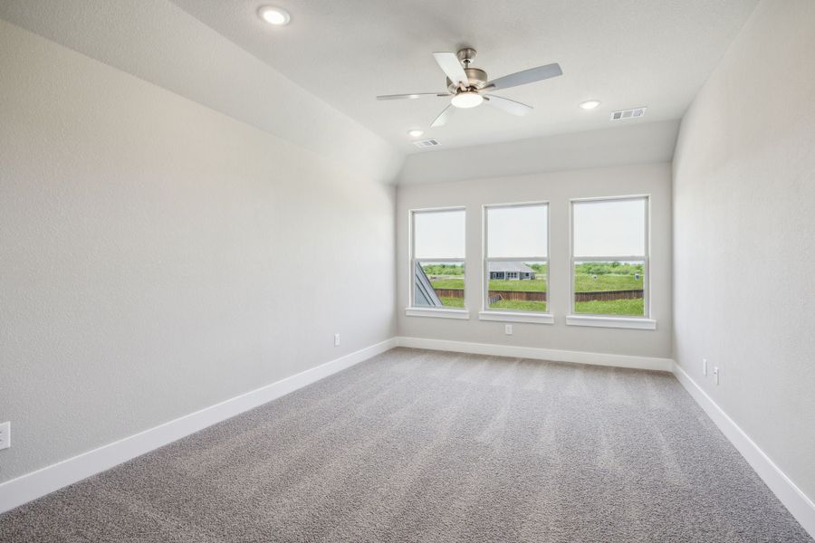Spacious, unfurnished interior of a new home in Ellis Ranch Estates, Waxahachie (Image 29).