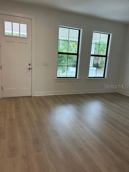 Spacious, unfurnished interior of a new home in , Tampa (Image 11).