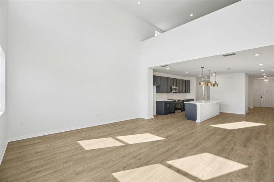 Spacious, unfurnished interior of a new home in Northlake at Ovation, Winter Garden (Image 24).