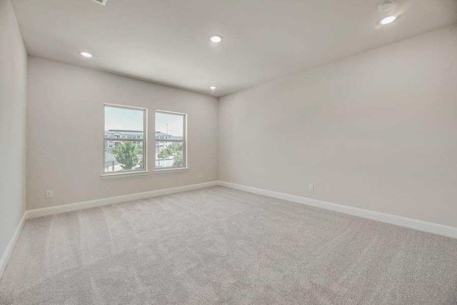 Spacious, unfurnished interior of a new home in Bayside, Rowlett (Image 29).
