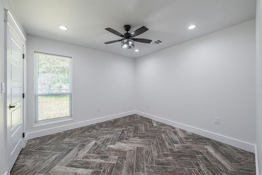 Spacious, unfurnished interior of a new home in , Granbury (Image 20). Spacious, unfurnished interior of a new home in , Granbury (Image 20).
