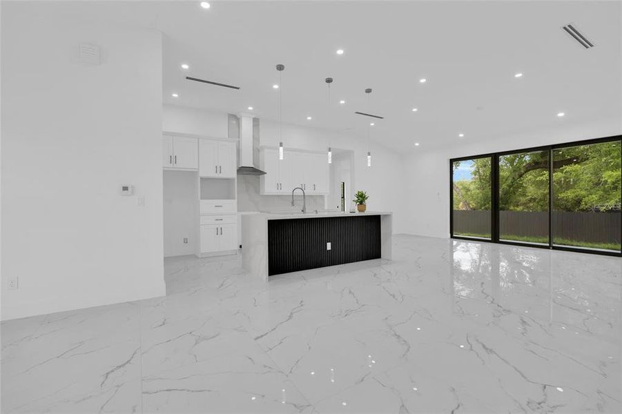 Spacious, unfurnished interior of a new home in , Lehigh Acres (Image 27).