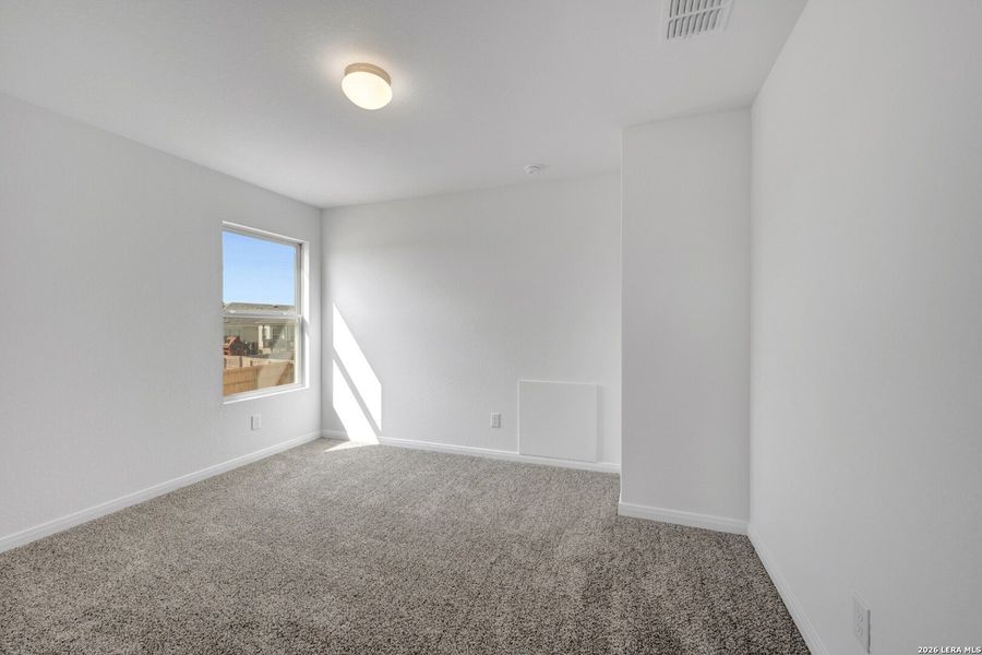 Spacious, unfurnished interior of a new home in Greenspoint Heights, Seguin (Image 38).