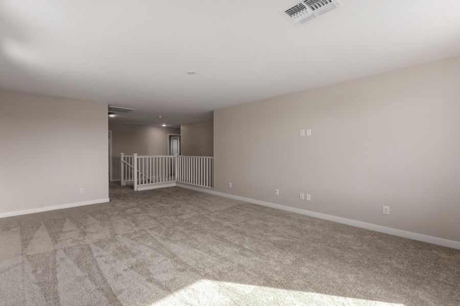 Spacious, unfurnished interior of a new home in Sunrise, Sun City West (Image 9). Spacious, unfurnished interior of a new home in Sunrise, Sun City West (Image 9).
