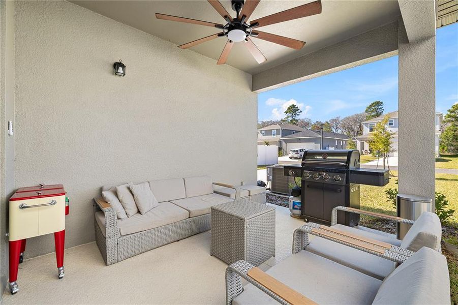 Exterior details and patio area of a home in , Orlando (Image 26).