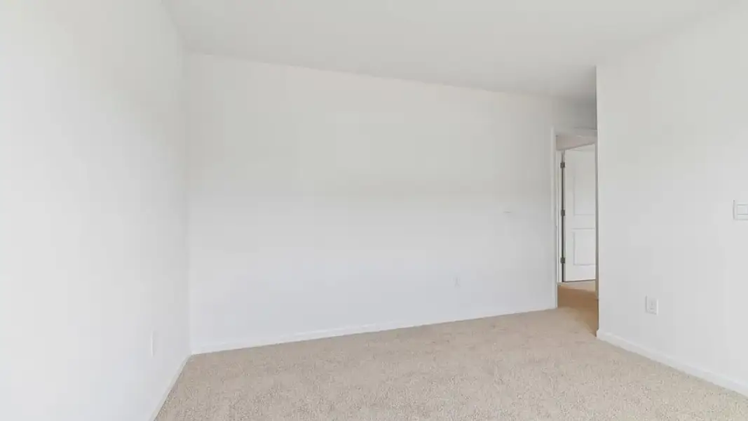 Spacious, unfurnished interior of a new home in Collins Ridge, Hillsborough (Image 34).
