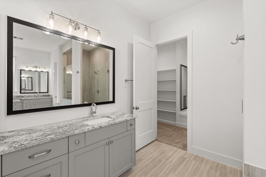 Representative furnished interior of a home built from the Waterloo – 60′ Lot by Chesmar Homes in Wildrye, Waller (Image 5).