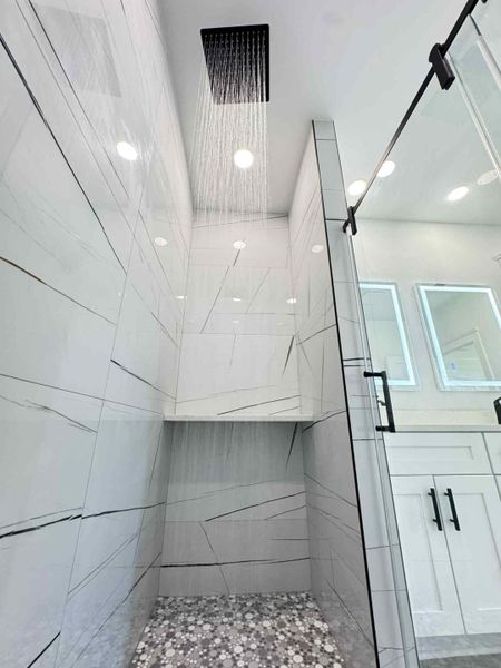 Image 34 of a home in .