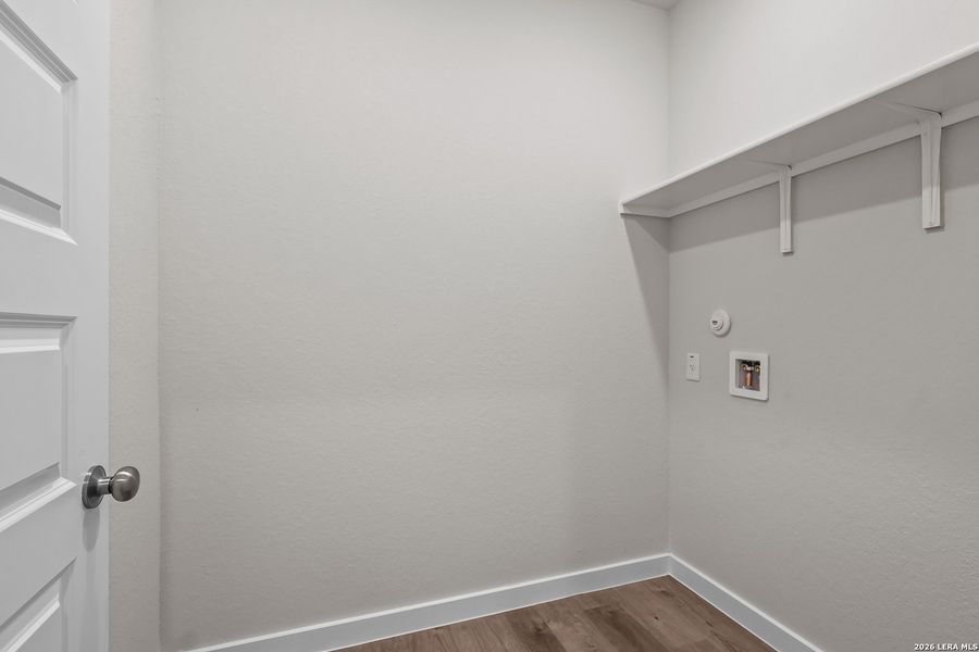 Spacious, unfurnished interior of a new home in Mesa Vista, San Antonio (Image 16).