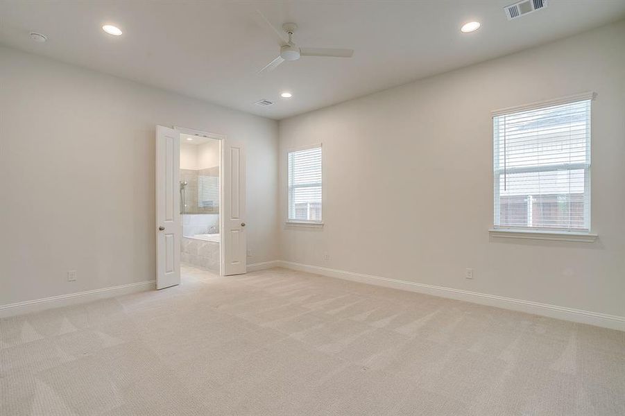 Spacious, unfurnished interior of a new home in Walsh, Fort Worth (Image 33). Spacious, unfurnished interior of a new home in Walsh, Fort Worth (Image 33).