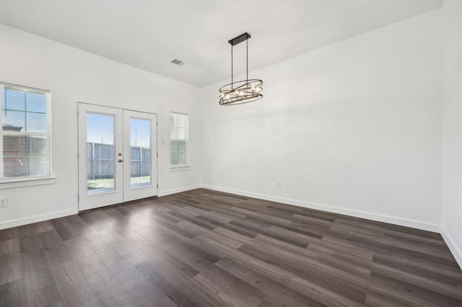 Spacious, unfurnished interior of a new home in , Dallas (Image 23).