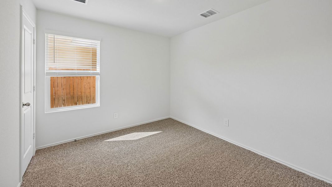 Spacious, unfurnished interior of a new home in Valverde, Bastrop (Image 30).
