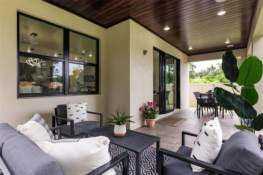 Exterior details and patio area of a home in , Orlando (Image 3).