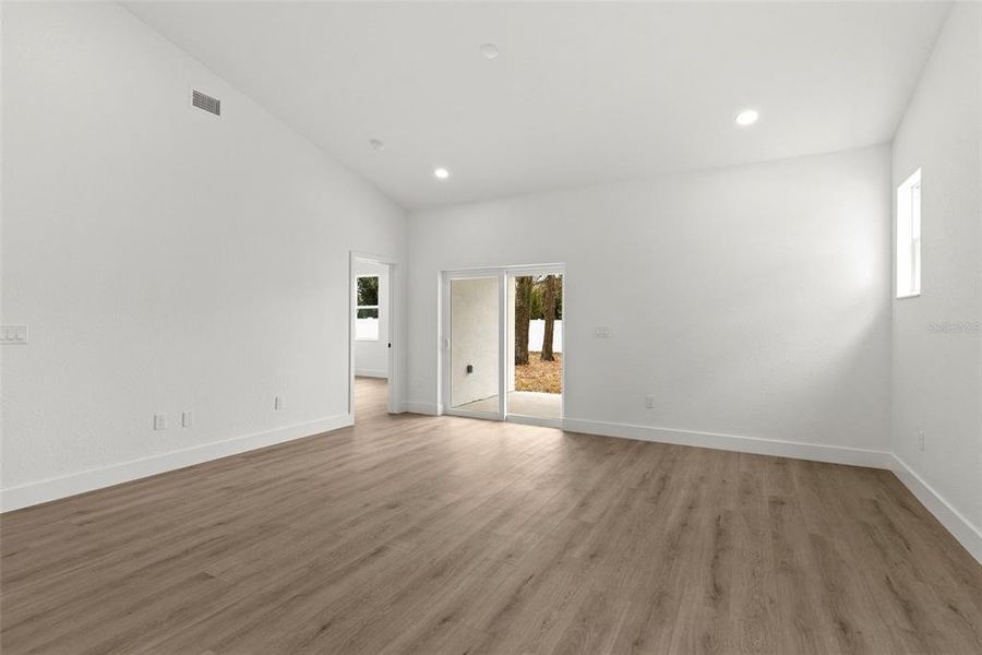 Spacious, unfurnished interior of a new home in , Tampa (Image 31). Spacious, unfurnished interior of a new home in , Tampa (Image 31).