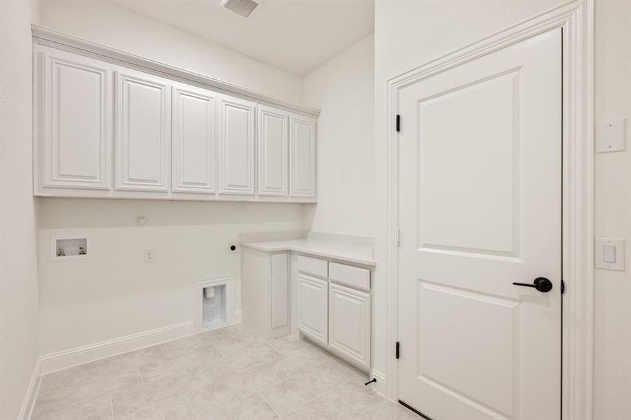Furnished interior view inside a new home in Rockwood 90, Mansfield (Image 12). Furnished interior view inside a new home in Rockwood 90, Mansfield (Image 12).