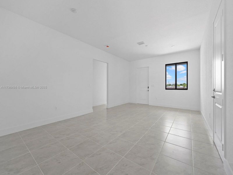 Spacious, unfurnished interior of a new home in , Homestead (Image 20).
