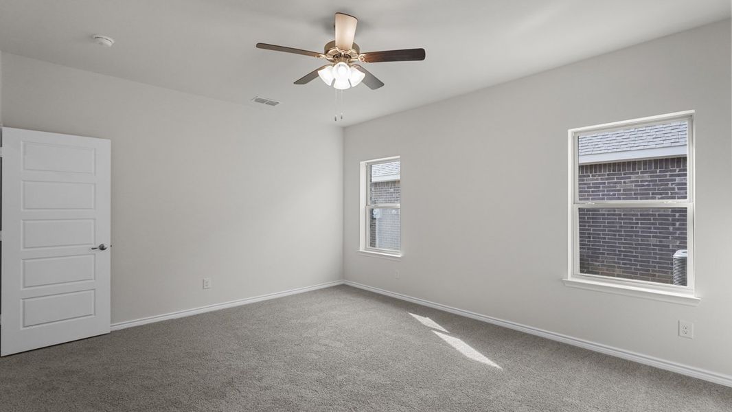 Spacious, unfurnished interior of a new home in Liberty Crossing, Royse City (Image 15).