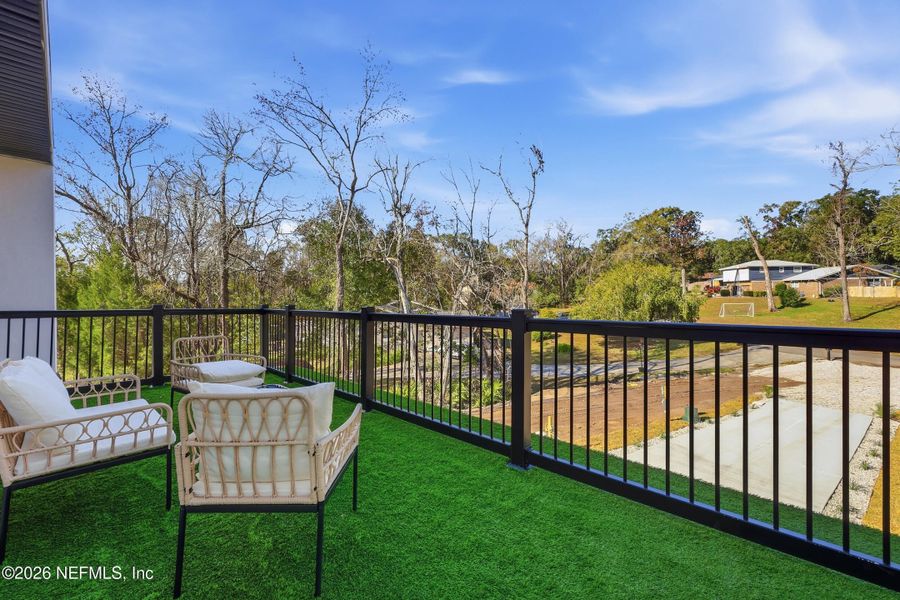 Exterior details and patio area of a home in , Orange Park (Image 3).
