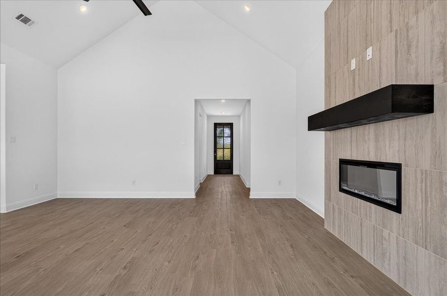 Spacious, unfurnished interior of a new home in Monarch Manor, Poolville (Image 36).
