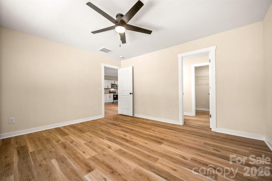 Spacious, unfurnished interior of a new home in , Bostic (Image 25).