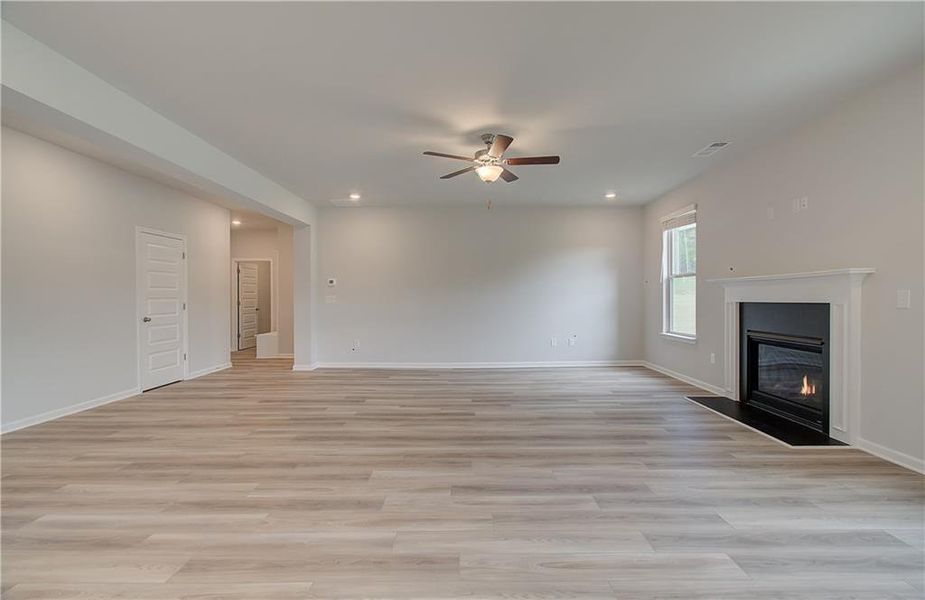 Spacious, unfurnished interior of a new home in Grandview at Millers Mill, Stockbridge (Image 16).