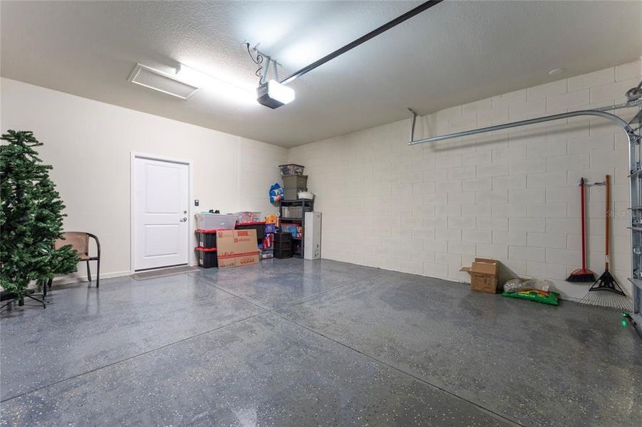 Spacious, unfurnished interior of a new home in , Kissimmee (Image 21).