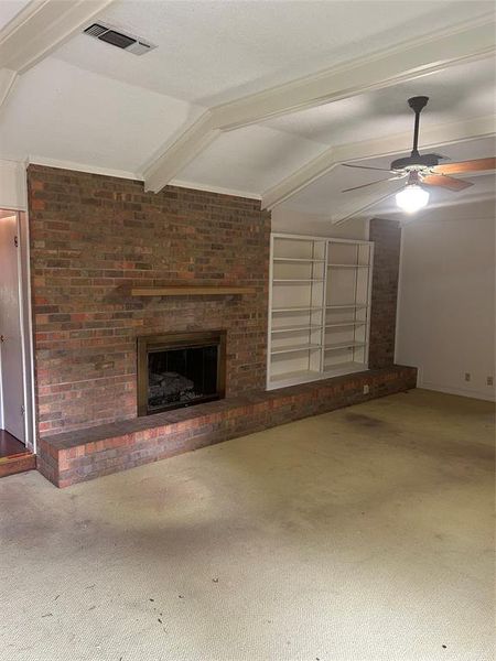Spacious, unfurnished interior of a new home in , Paris (Image 8).