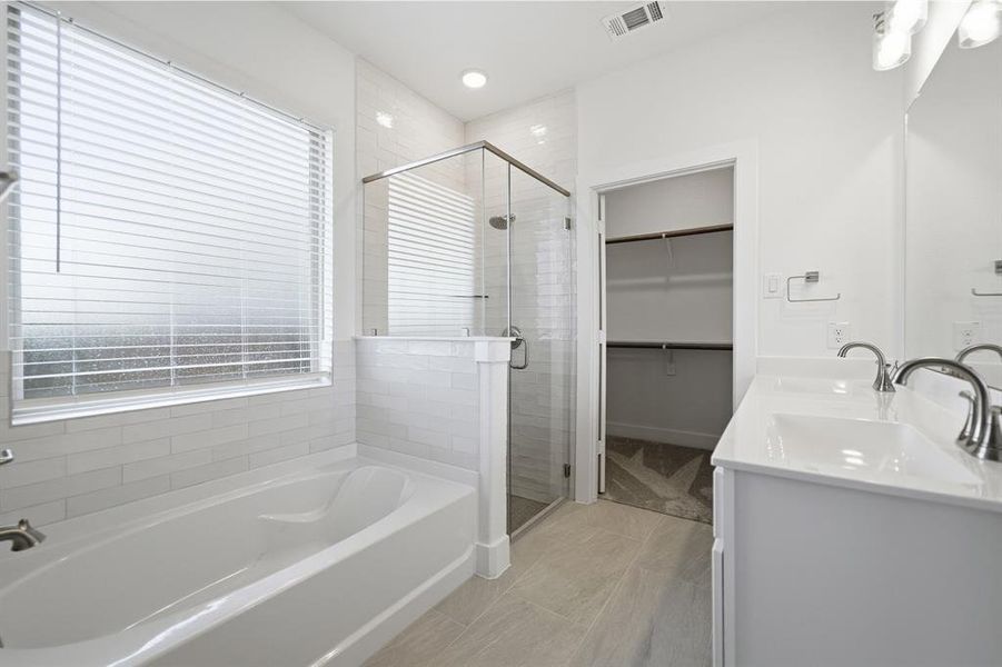 Furnished interior view inside a new home in Westridge, McKinney (Image 11).