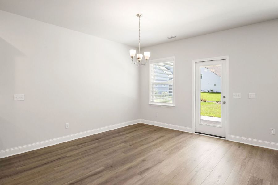 Spacious, unfurnished interior of a new home in Waterways, Richmond Hill (Image 39).