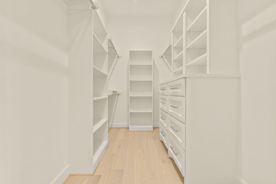 Spacious, unfurnished interior of a new home in , Houston (Image 22).