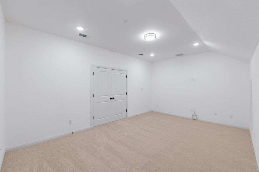 Spacious, unfurnished interior of a new home in Wolf Ranch West Bend - 70', Georgetown (Image 25). Spacious, unfurnished interior of a new home in Wolf Ranch West Bend - 70', Georgetown (Image 25).