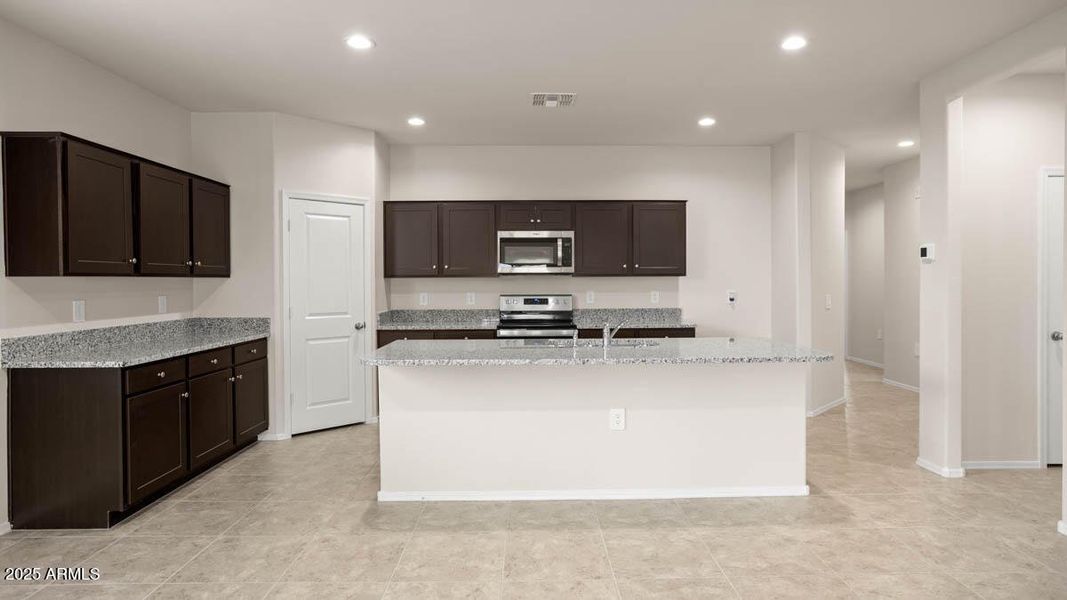 Mockingbird-Estrella Vista-3730-Buckeye-