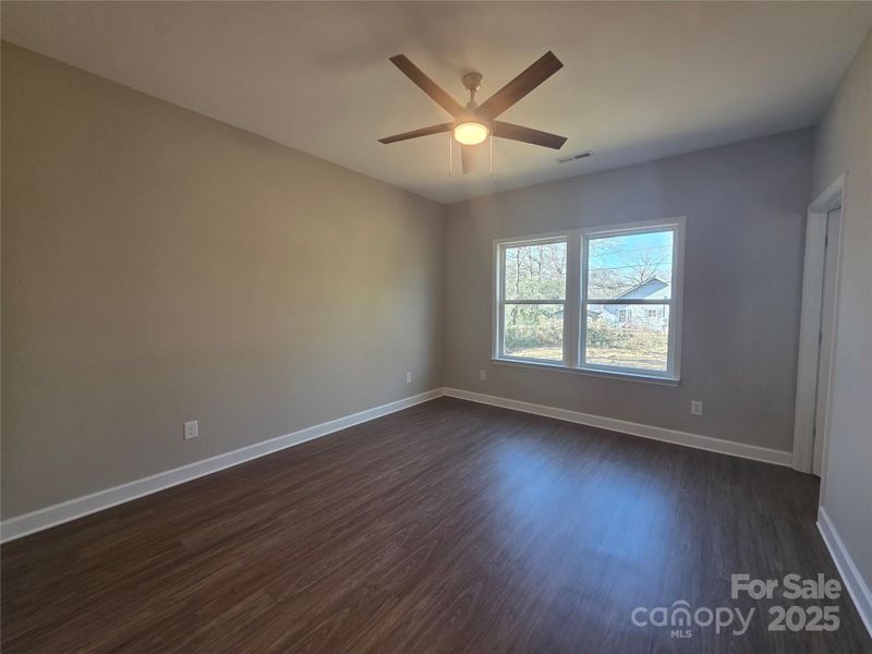 Spacious, unfurnished interior of a new home in , Gastonia (Image 10).